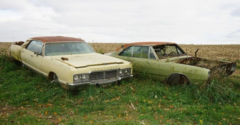 youtuber-finds-ultra-rare-1970-dodge-charger-r-t-on-a-field-is-it-worth-saving_3.jpg