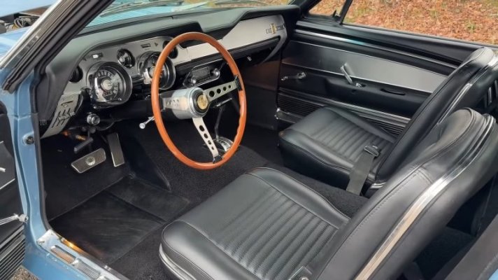 rare-1967-shelby-gt500-sold-for-150k-in-2023-gets-special-badge-guess-the-price-now_14.jpg