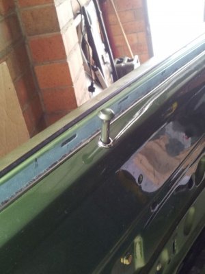 Door lock button.jpg Door lock button.jpg