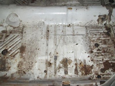 TRUNKLIDSEATBELTSGREYCAR 066.jpg