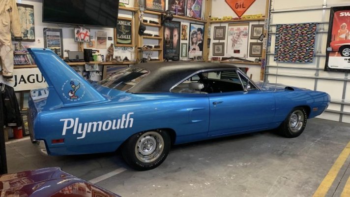 Plymouth '70 Road Runner Superbird (7).jpg