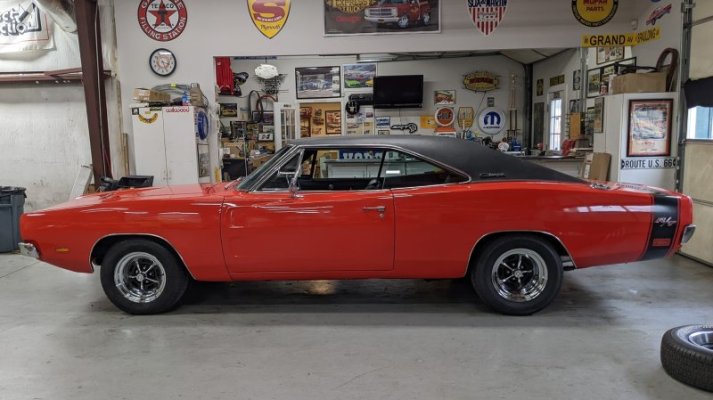 Dodge '69 Charger RT (11).jpg