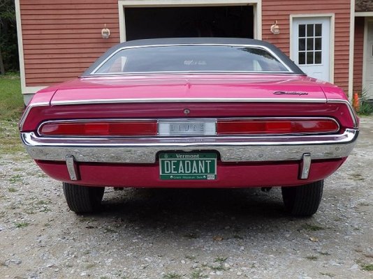 wrecked-parked-for-decades-restored-1970-dodge-challenger-is-a-rare-fm3-mopar_9.jpg