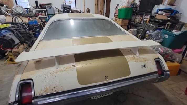 last-driven-in-1982-this-sad-1969-hurst-olds-455-was-traded-in-for-a-new-1973-amc-gremlin_6.jpg