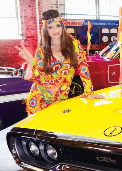 Former Miss Alabama Jesica Ahlberg poses with '71 Plymouth GTX 440+6 (5).jpg