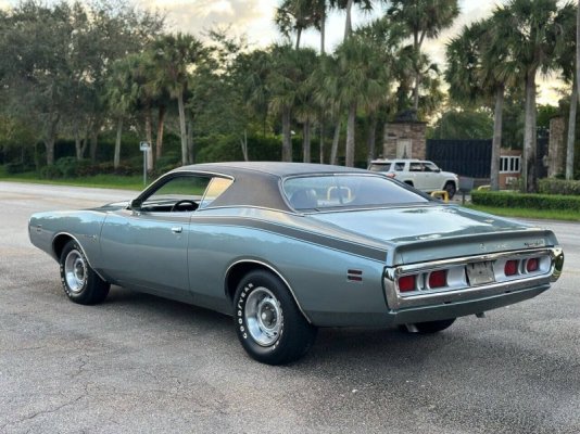 dealer-sells-super-rare-1971-super-bee-built-for-a-chrysler-rep-bidding-starts-at-099_6.jpg