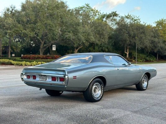 dealer-sells-super-rare-1971-super-bee-built-for-a-chrysler-rep-bidding-starts-at-099_5.jpg