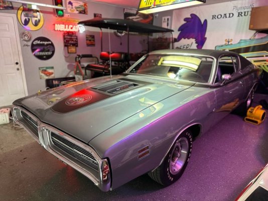 dealer-sells-super-rare-1971-super-bee-built-for-a-chrysler-rep-bidding-starts-at-099_3.jpg
