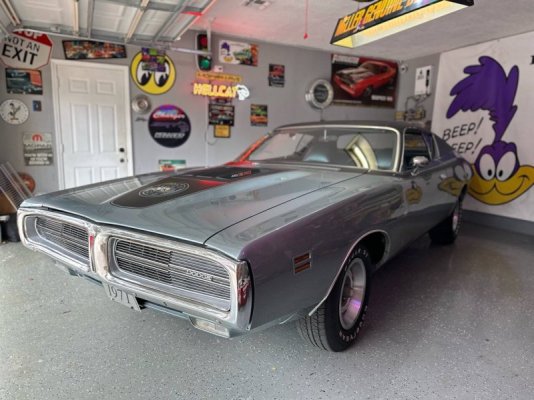 dealer-sells-super-rare-1971-super-bee-built-for-a-chrysler-rep-bidding-starts-at-099_1.jpg