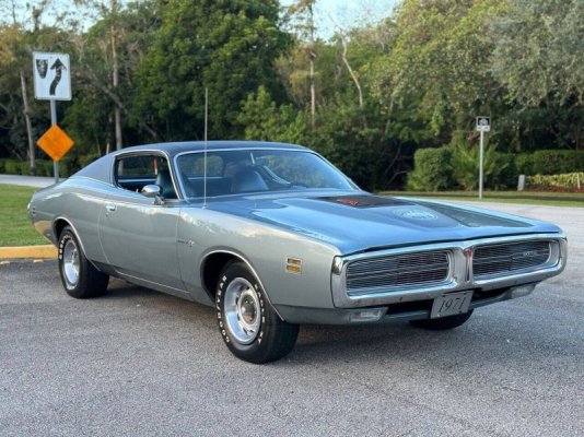 dealer-sells-super-rare-1971-super-bee-built-for-a-chrysler-rep-bidding-starts-at-099-244982_1.jpeg