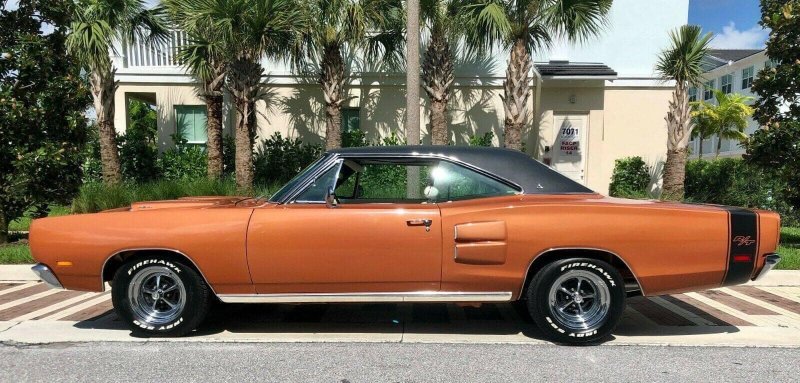 Dodge '69 Hemi Coronet RT (6).jpg