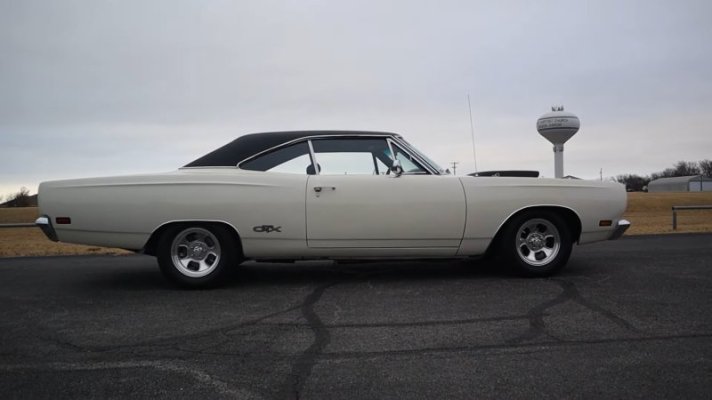 84-yo-pulls-mid-11s-at-the-dragstrip-wants-to-let-his-one-off-440-max-wedge-64-dodge-go_26.jpg