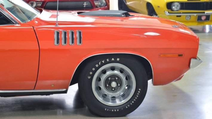 '71 Plymouth Hemi 'cuda detail (44)i.jpg
