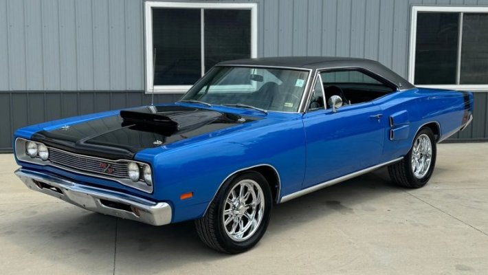'69 Dodge Coronet RT (2).jpg