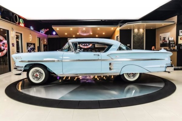 dealer-sells-spotless-1958-chevy-impala-with-the-perfect-engine-under-the-hood_6.jpg