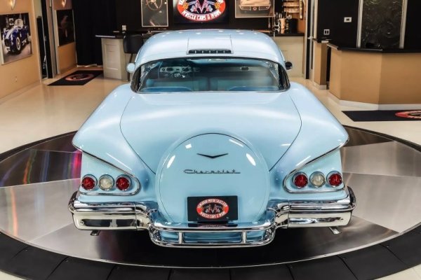 dealer-sells-spotless-1958-chevy-impala-with-the-perfect-engine-under-the-hood_9.jpg