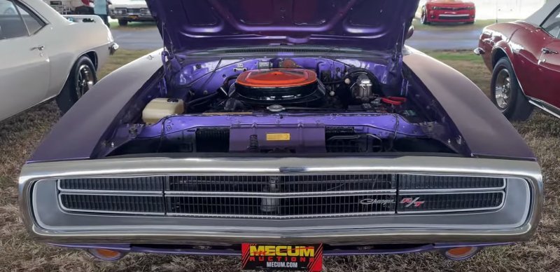 plum-crazy-survivor-with-13k-miles-1970-dodge-charger-flaunts-rare-hemi-setup_12.jpg