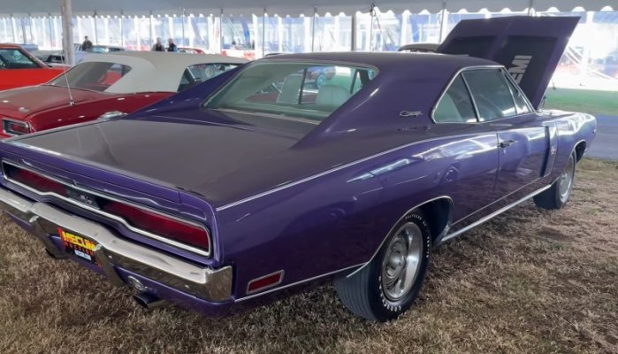 plum-crazy-survivor-with-13k-miles-1970-dodge-charger-flaunts-rare-hemi-setup_10.jpg