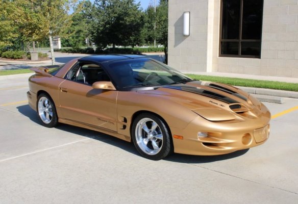 this-ultra-rare-98-firebird-trans-am-is-the-forrest-gump-of-pontiacs-sells-for-60000_4.jpg