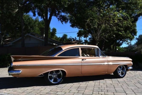 world-meet-a-flawless-1959-chevy-bel-air-with-a-corvette-surprise-under-the-hood_7.jpg