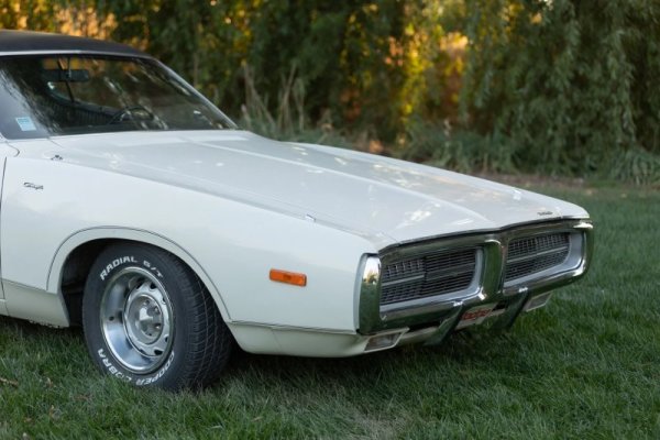 owner-doesn-t-need-1972-charger-se-survivor-bought-new-by-his-mother-440-cuda-is-better_25.jpg