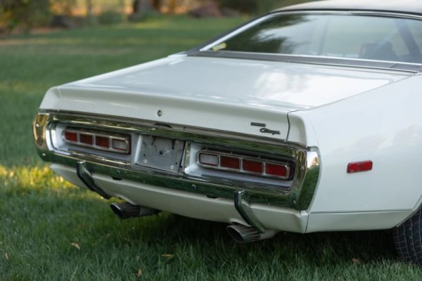 owner-doesn-t-need-1972-charger-se-survivor-bought-new-by-his-mother-440-cuda-is-better_24.jpg