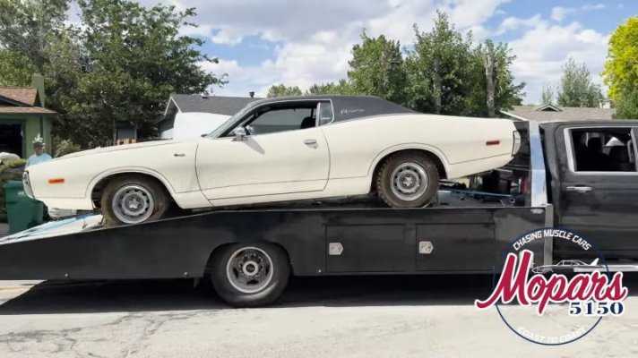 owner-doesn-t-need-1972-charger-se-survivor-bought-new-by-his-mother-440-cuda-is-better-245534_1.jpg