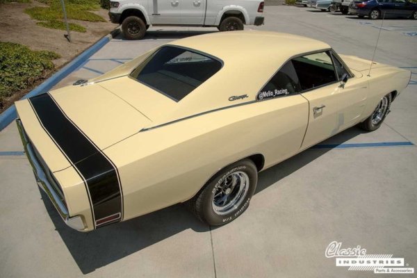 70_Charger_Cream_Yellow_Three_Fourth_Rear.jpg