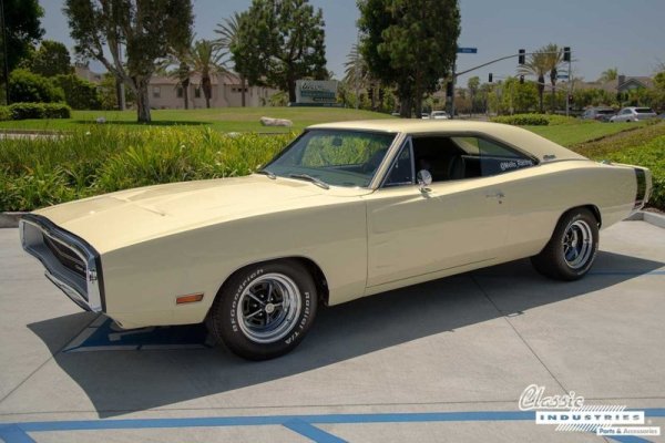 70_Charger_Cream_Yellow_Drivers_Side.jpg