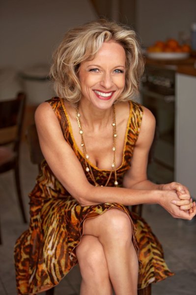 eb5ccbb5909975758058661ad7792f76--ageless-beauty-aging-gracefully.jpg