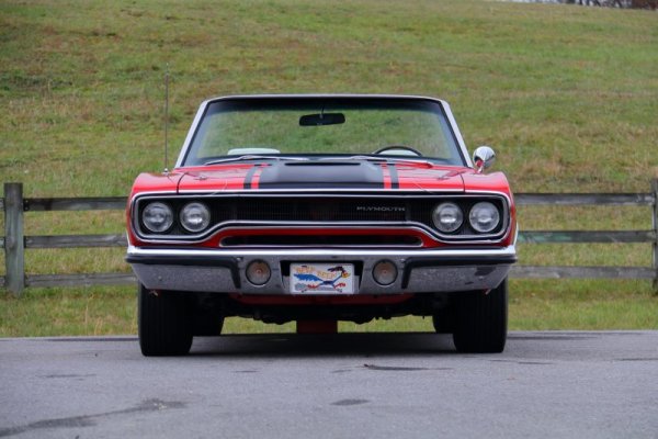 1970-plymouth-road-runner-convertible-is-a-rare-mopar-with-a-6-bbl-secret_1.jpg