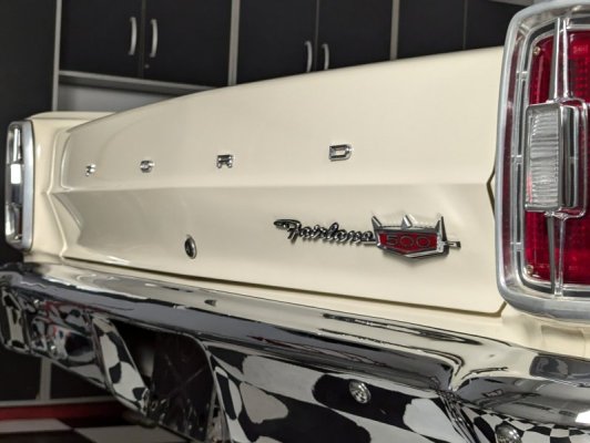 1966-fairlane-r-code-wants-a-new-home-original-425-hp-side-oiler-absolutely-rocks-it_5.jpg