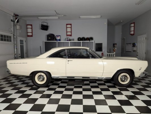 1966-fairlane-r-code-wants-a-new-home-original-425-hp-side-oiler-absolutely-rocks-it-244273_1.jpg