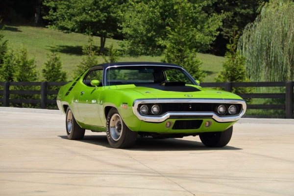 sassy-grass-1971-road-runner-with-super-rare-hemi-setup-sells-for-big-money_11.jpg