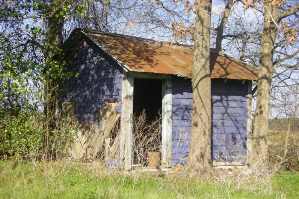 ben-hill-county-ga-pump-house-photograph-copyright-brian-brown-vanishing-georgia-usa-2024.jpg