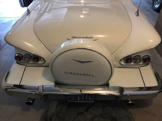 dealer-sells-babied-1958-chevy-impala-348-tri-power-the-odometer-shows-3975-miles_15.jpg