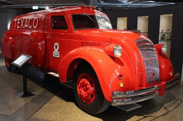 1940_Dodge_RX70_Texaco_Tanker_(33992171930).jpg