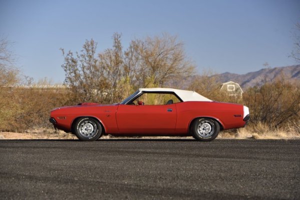 1970-dodge-challenger-looks-like-a-1-of-5-six-figure-gem-but-there-s-a-catch_6.jpg
