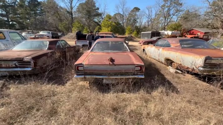 car-nut-backyard-heartbreaking-b-body-mopar-icons-rust-in-a-200-car-collection-of-50-years_18.jpg