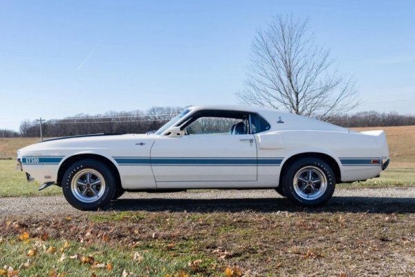 1970-shelby-gt500-survivor-driven-only-six-months-is-a-7k-mile-gem-any-takers_10.jpg