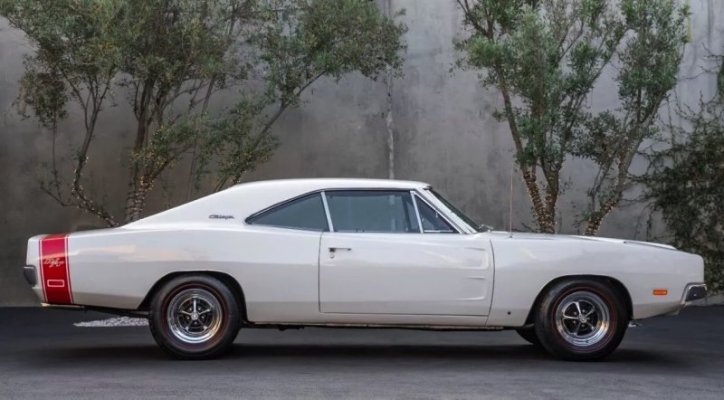 mopar-expert-restores-1969-dodge-charger-r-t-rare-unusual-original-color-combination_28.jpg