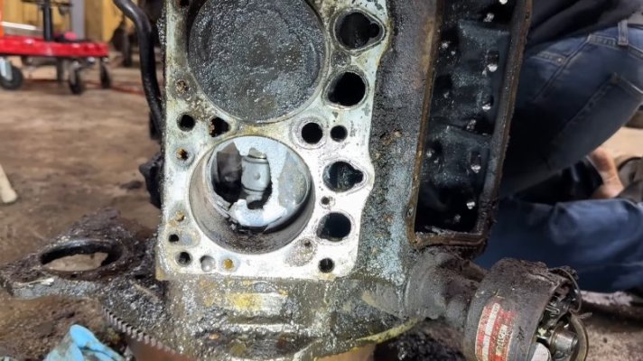 youtuber-pays-1500-for-a-hemi-mopar-three-day-wrenching-sledgehammer-won-t-make-it-run_19.jpg