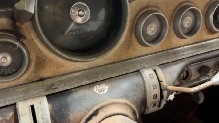 youtuber-pays-1500-for-a-hemi-mopar-three-day-wrenching-sledgehammer-won-t-make-it-run_4.jpg