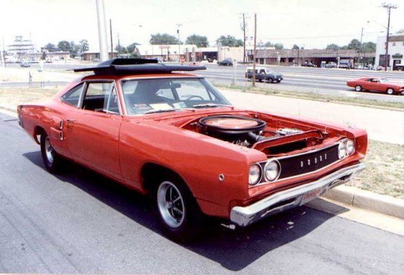 1968 super bee.jpg 1968 super bee.jpg