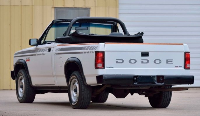 5-of-the-weirdest-pickups-ever-sold-in-the-us_6.jpg