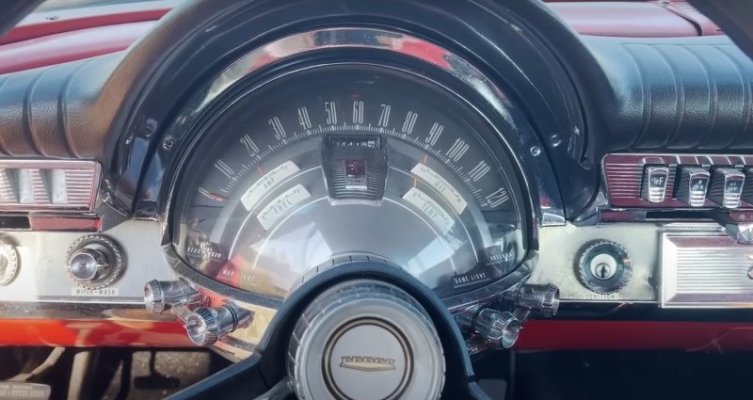 1962-chrysler-newport-is-an-oddball-survivor-with-a-rare-surprise-inside_6.jpg