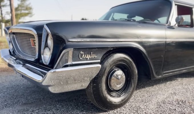 1962-chrysler-newport-is-an-oddball-survivor-with-a-rare-surprise-inside_12.jpg