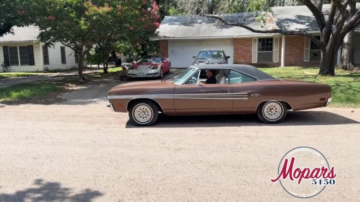 1970-plymouth-gtx-stayed-in-the-family-for-55-years-owners-didn-t-know-about-a-v8-secret-24676...jpg