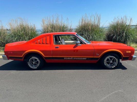 dealer-sells-rare-plymouth-road-runner-just-done-in-may-2024-246785_1.jpg