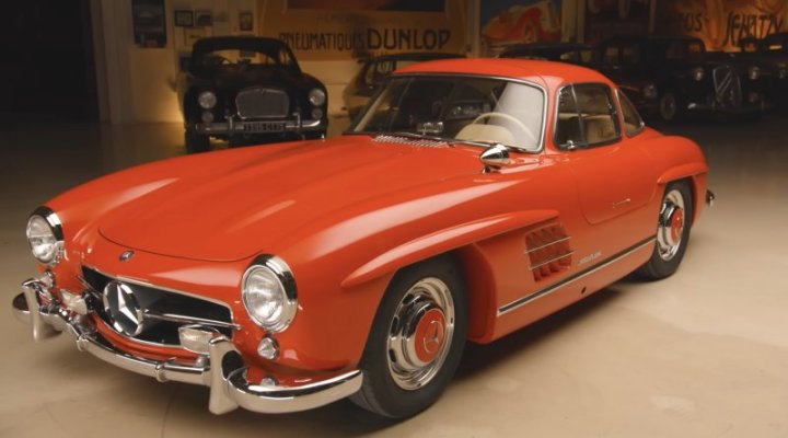 jay-leno-drives-the-last-300-sl-gullwing-mercedes-stopped-production-after-this-car_2.jpg